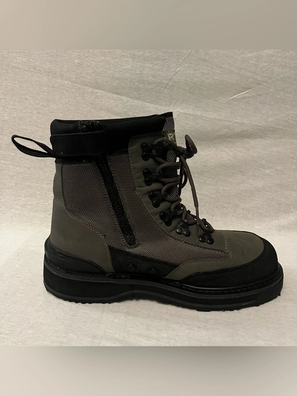 Orvis River Guard Easy-On Brogue Wading Boots in Olive Green